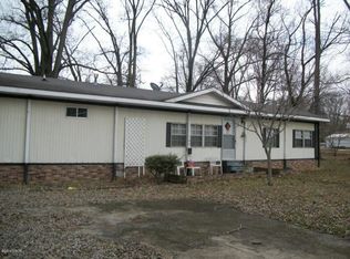 109 Carter St, Eldorado, IL 62930