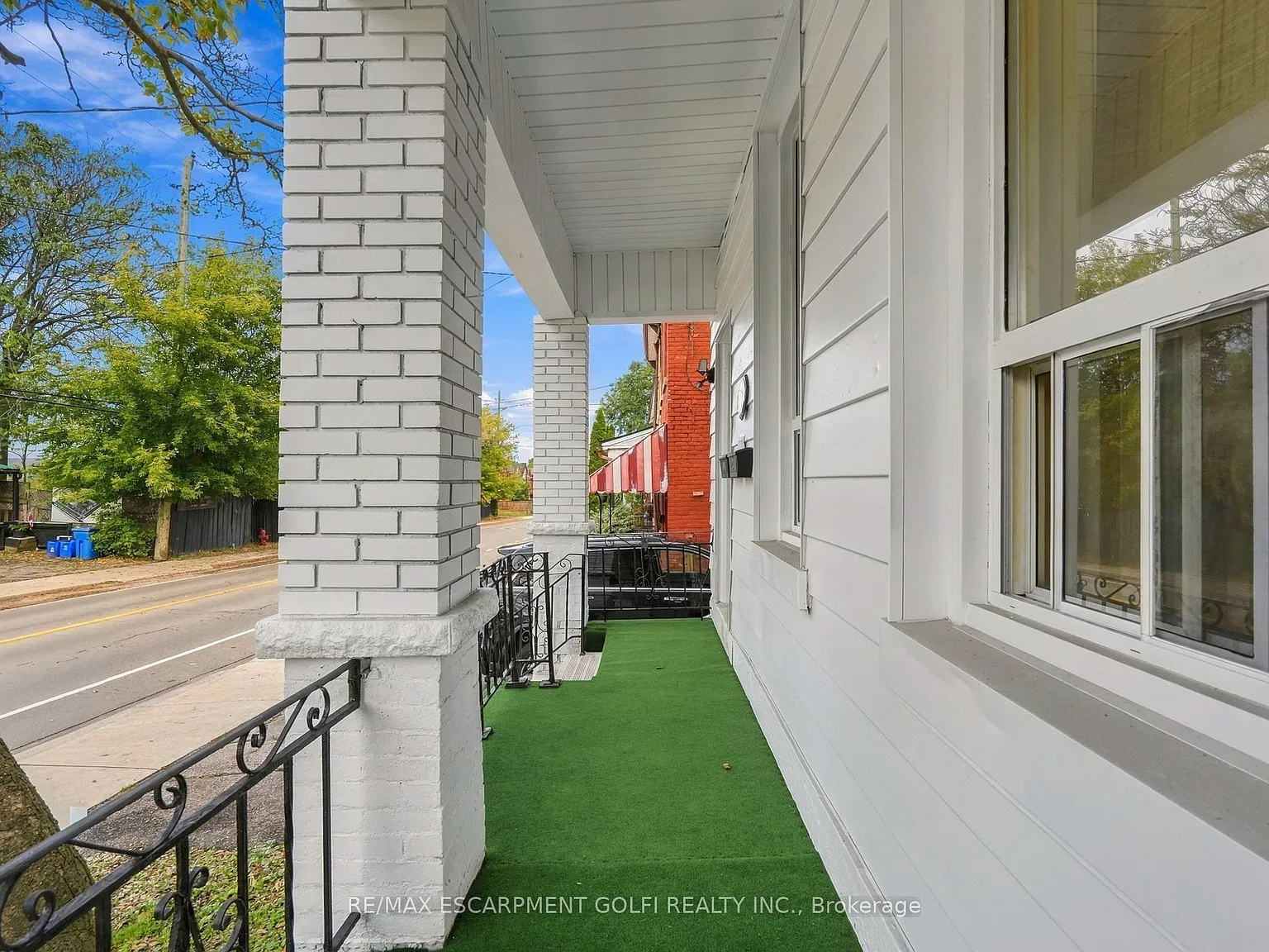 3 bed, $2,000 — Photo 3