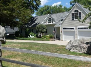 8 Hickory Ct, Colchester, CT 06415