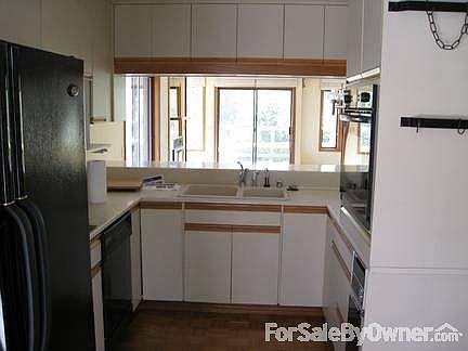 5th image of 6121 NE 175th St APT A205