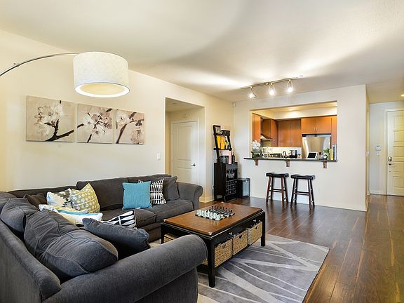 3rd image of 7100 Playa Vista Dr APT 219
