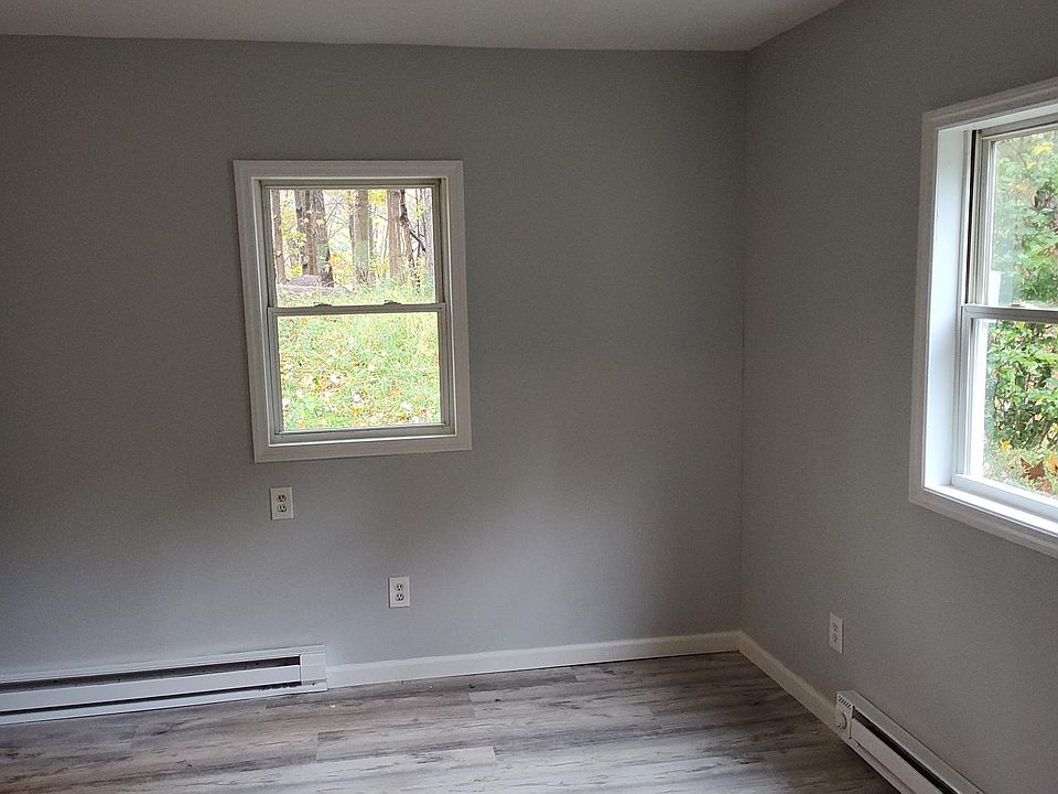 2nd image of 10 Cacchioli Ct