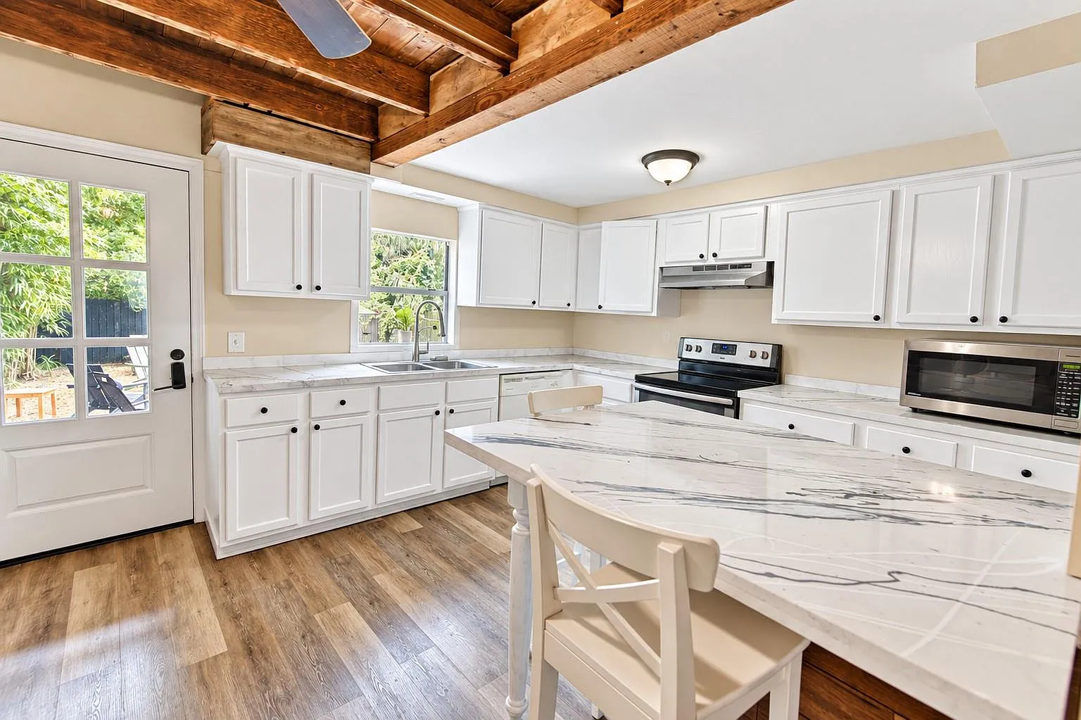 2 bed, 1.5 bath, 1536 sqft, $2,400 — Photo 3