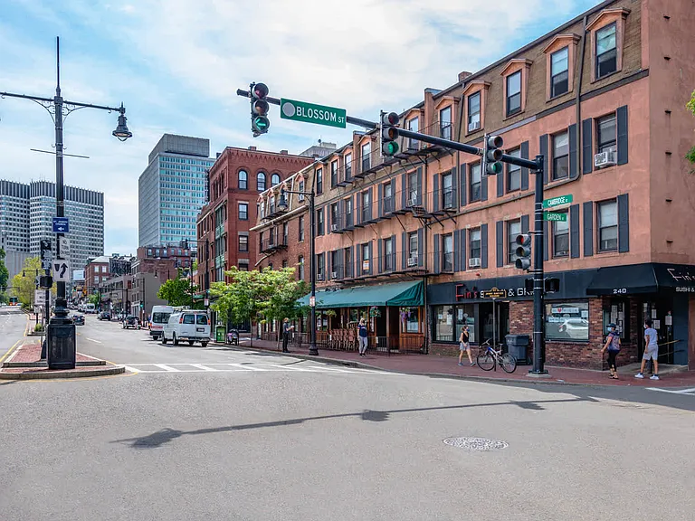 Discover delicious dining spots along Cambridge Street.