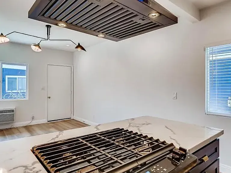 2830 S Sepulveda — Photo 1