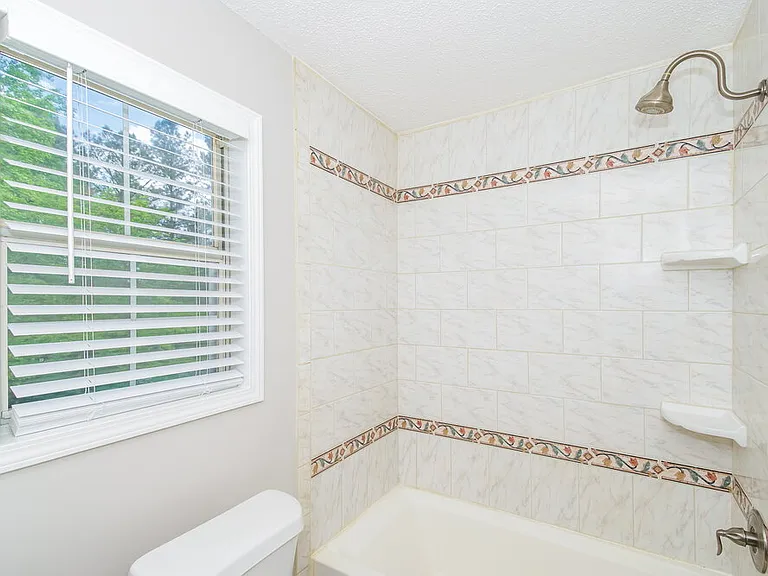 116 Brentwood Ct — Photo 13