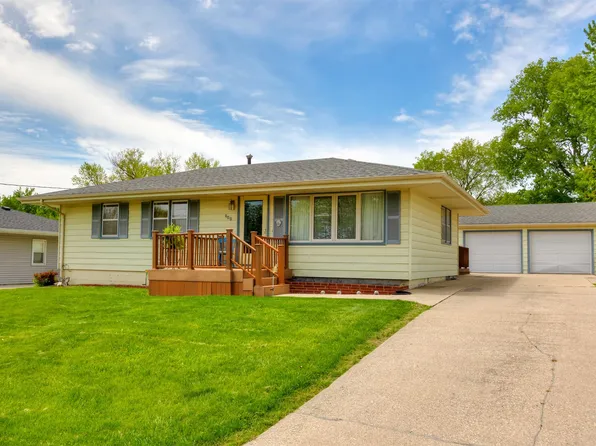 600 N 4th St, Carlisle, IA 50047
