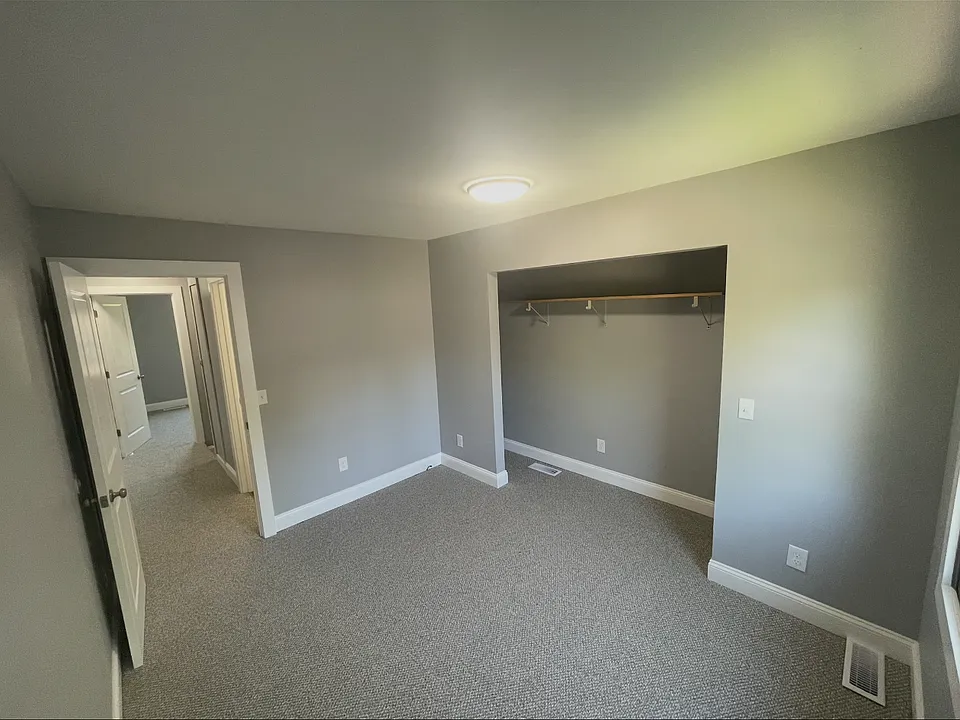 128 Mann Ave