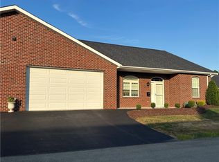901 Valentina Ln, New Kensington, PA