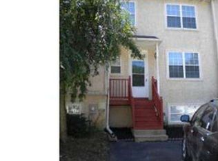 10 W Richards Ln, Newark, DE 19711