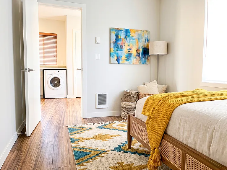 6408 Phinney - Located at the top of Phinney Ridge — Photo 36