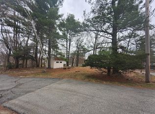 212 Chestnut St #B, Andover, MA 01810