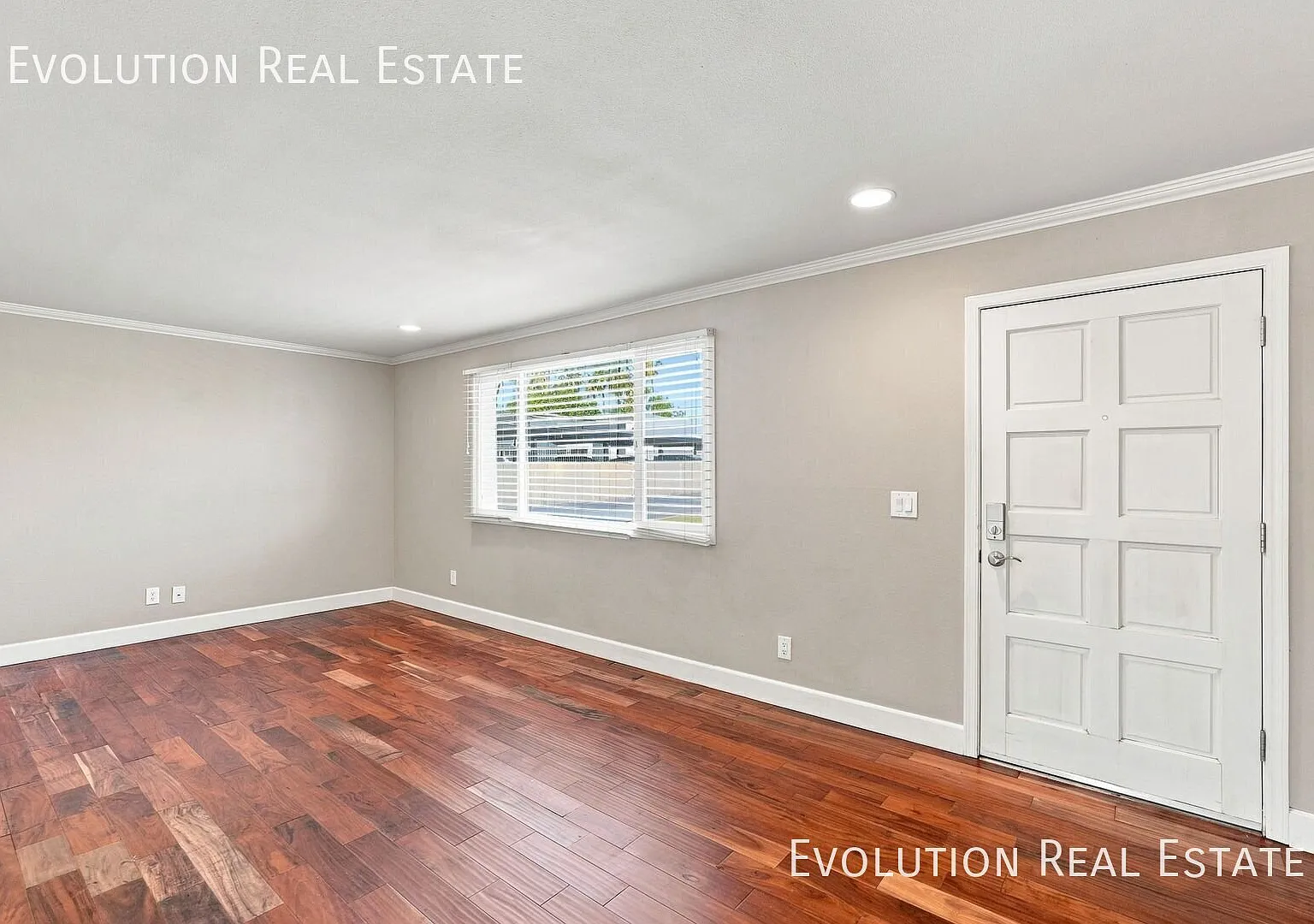 Charming End-Unit Townhome in the Heart of Old Town Scottsdale — Photo 4