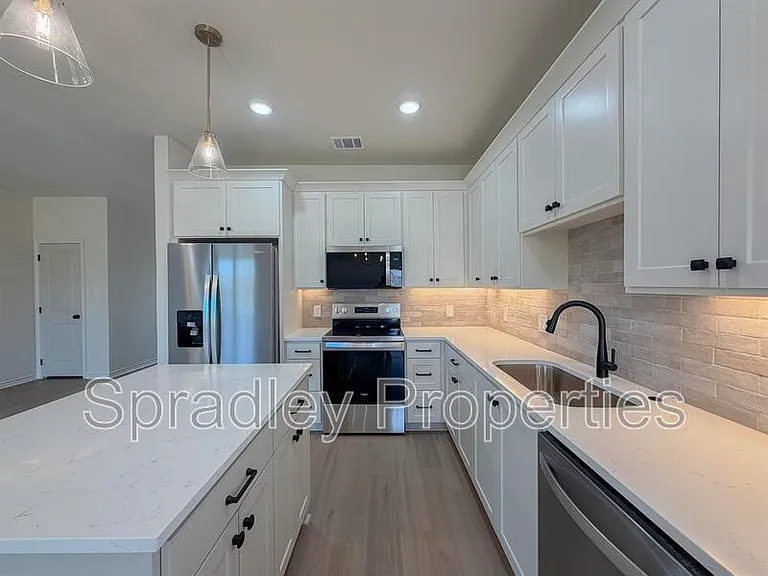 1404 Rita Blanca Ct — Photo 8