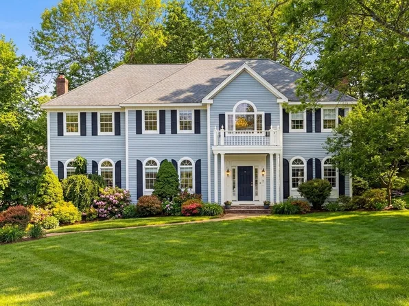 5 Palomino Dr, North Reading, MA 01864