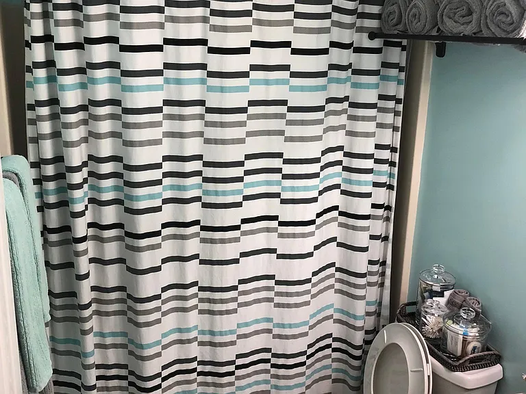 2nd, Full Bath for Bedrooms 2 + 3