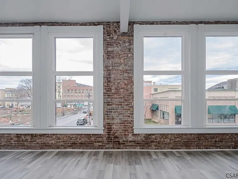 500 Main St #201 — Photo 30