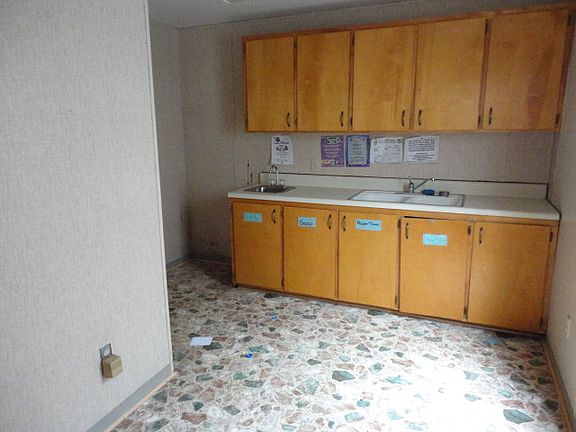 4th image of 717 Goldston Blvd