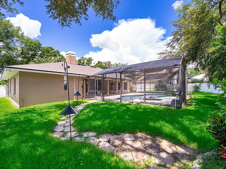 7709 Apple Tree Cir — Photo 38