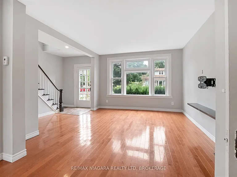 430 Ridge Rd N — Photo 11
