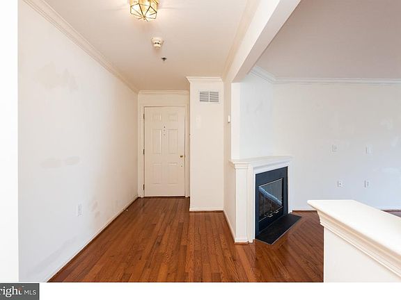 4th image of 221 Paoli Pointe Dr
