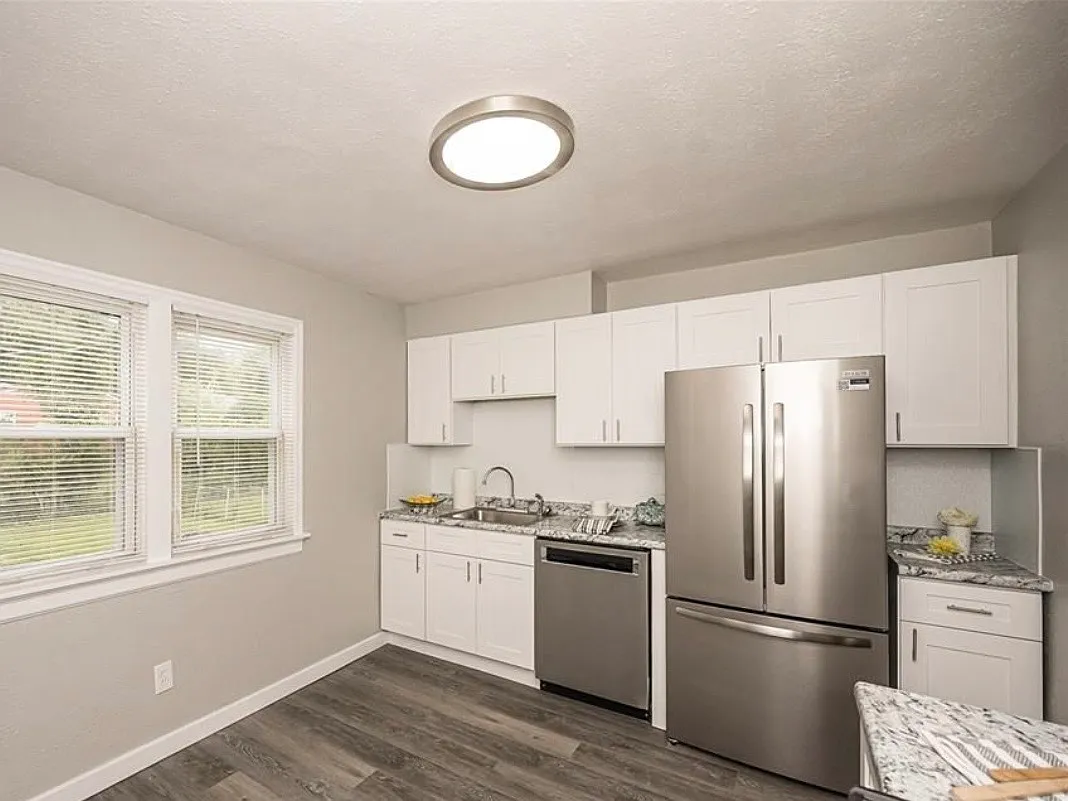 2 bed, 820 sqft, $1,250 — Photo 4