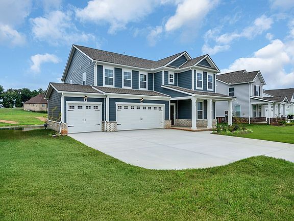2nd image of 812 Bur Oak Ct