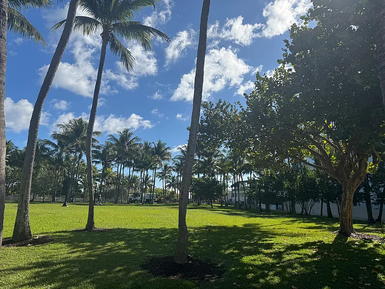 220 Collins Ave #3 — Photo 4