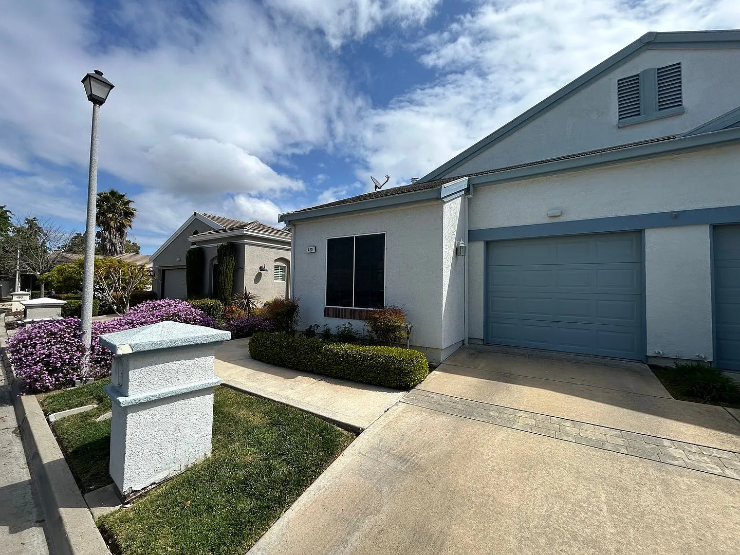 Beautiful Updated 2 Bed 2 Bath Summerset Home! 55+ Community — Photo 2