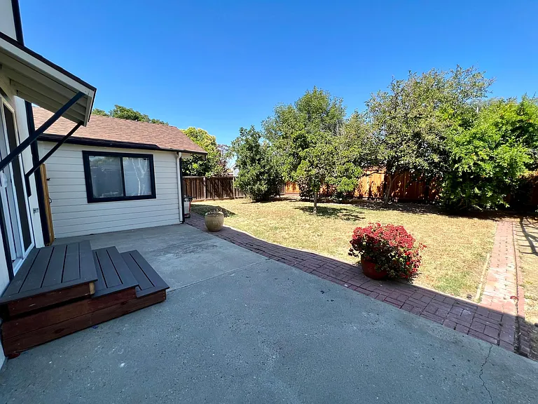 1000 Empey Way — Photo 22
