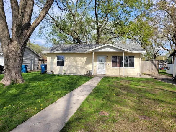 376 S Longwood Dr, Kankakee, IL 60901