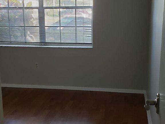 2nd image of 1274 Wickford St