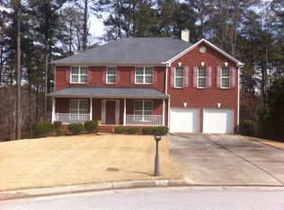 6678 Point Of Woods Dr, Stone Mountain, GA 30087