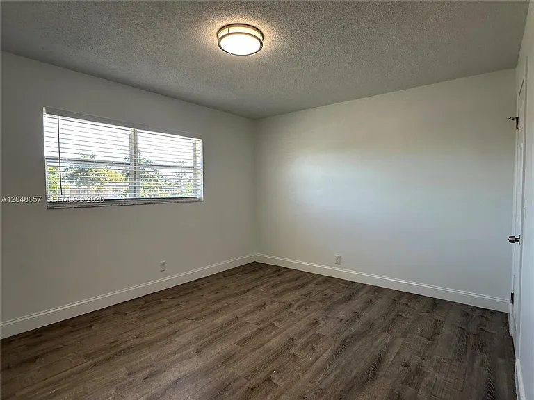 2401 NW 9th Ave #3 — Photo 14