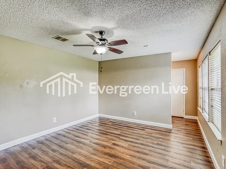 10923 Sageyork Dr — Photo 7