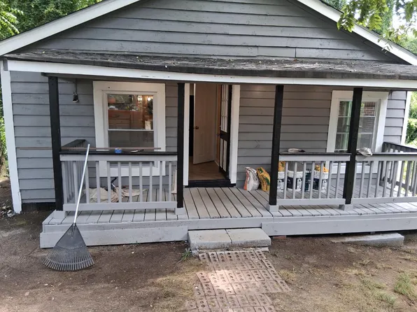 1484 E Tugalo St, Toccoa, GA 30577