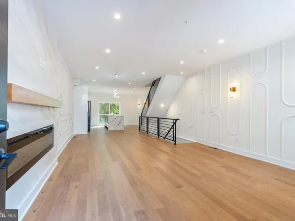 4748 Sheldon St, Philadelphia, PA 19127