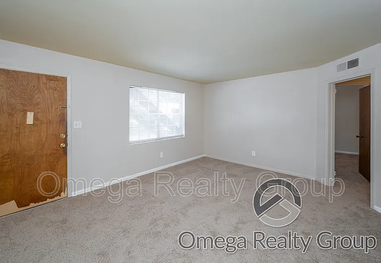 2020 High School Rd #C — Photo 9