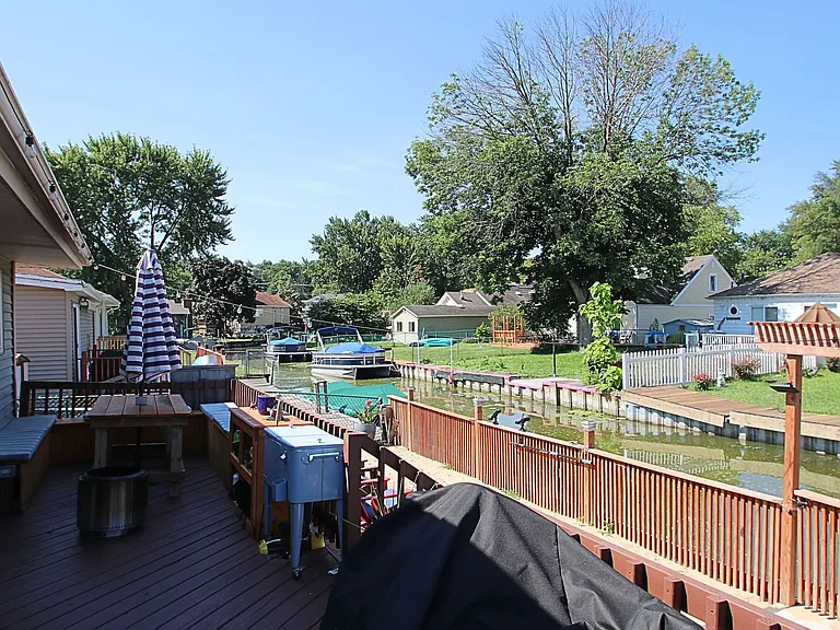 32 Lakeside Ln — Photo 15