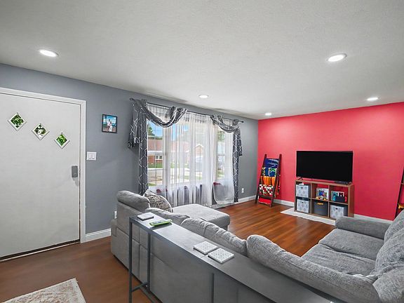 4th image of 3417 Gushwa Dr