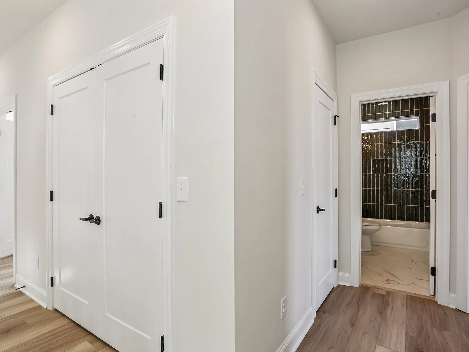 3 bed, 2.5 bath, 2065 sqft, $2,850 — Photo 2
