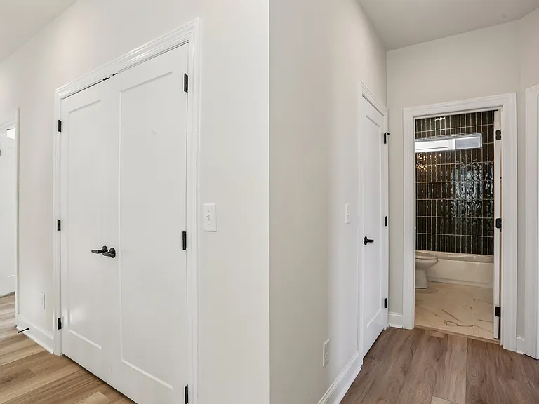1613 Hampton St — Photo 2