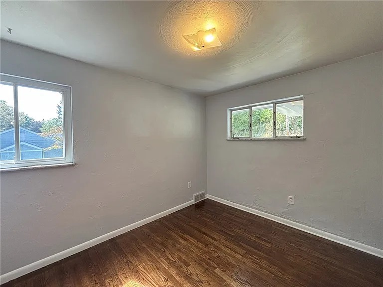 3395 Logan Ferry Rd — Photo 32