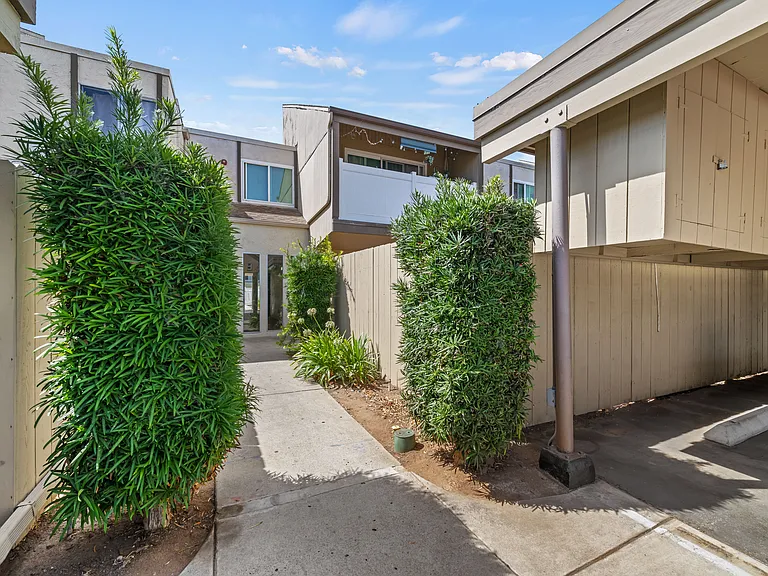 8034 Linda Vista Rd #2G — Photo 14