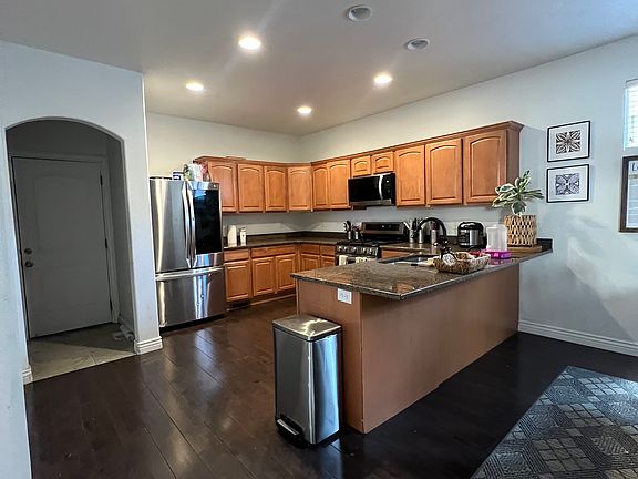 2nd image of 2811 W Fox Hunters Loop