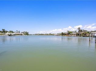 899 Nelsons Walk, Naples, FL 34102