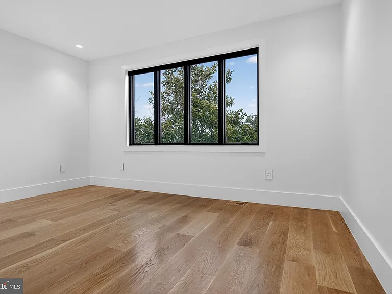 629 S Carolina Ave SE — Photo 23