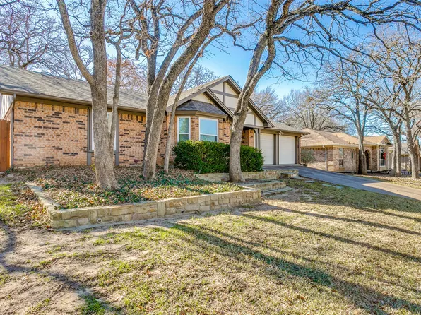 309 Bremen Dr, Hurst, TX 76054