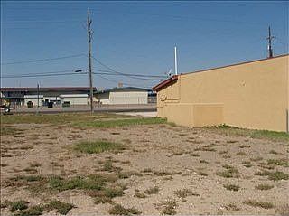 4th image of 101 S Sunset Ave