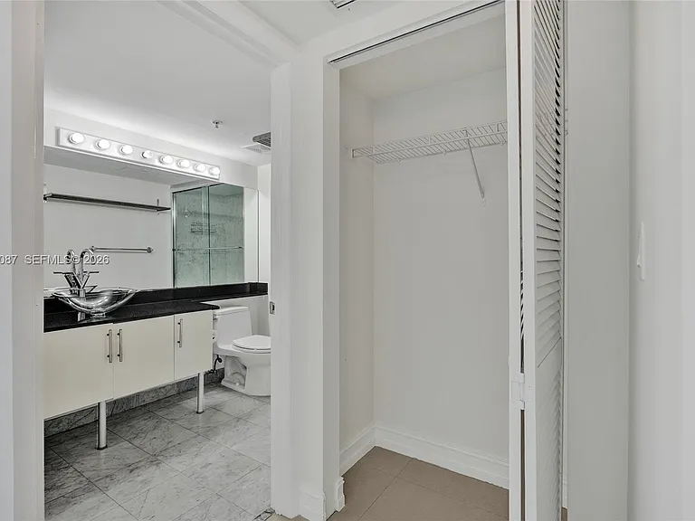 31 SE 5th St #2305 — Photo 22